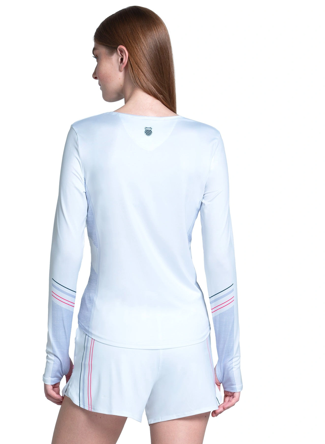 Accélérer le style: Longues manches pour une course effrénée ou une journée cool.